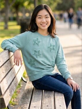 Uncharted Threads- medium Mint Green Star Embroidered Sweatshirt